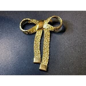 Textured Gold Tone Nugget Bow And Ribbon Brooch